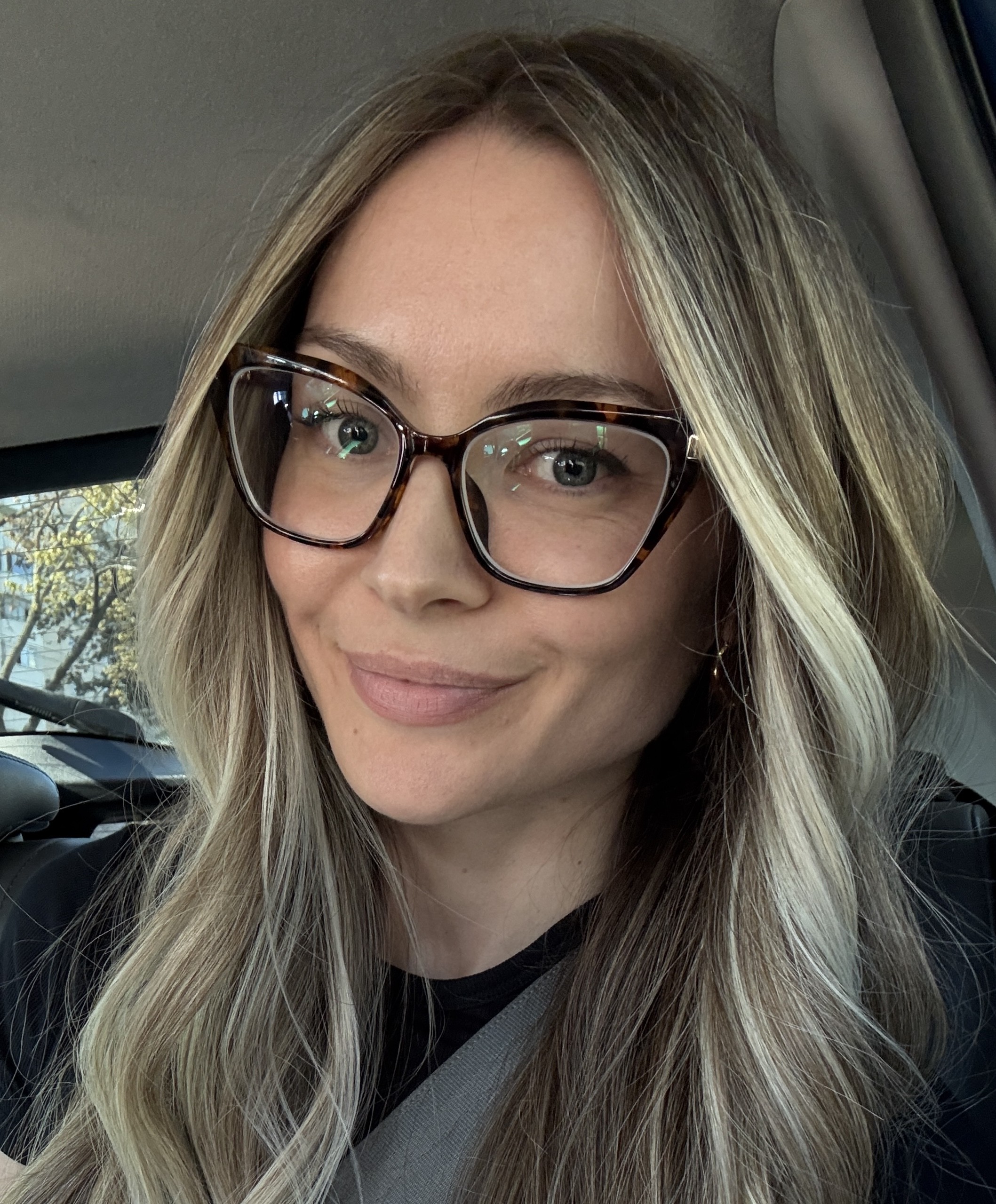 Rodica English teacher wearing cateye glasses from Lensmart